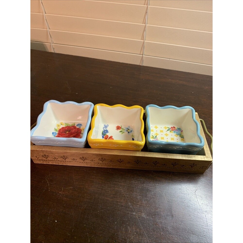 The Pioneer Woman FLORAL MEDLY Four Piece Condiment Set w/Wooden Tray